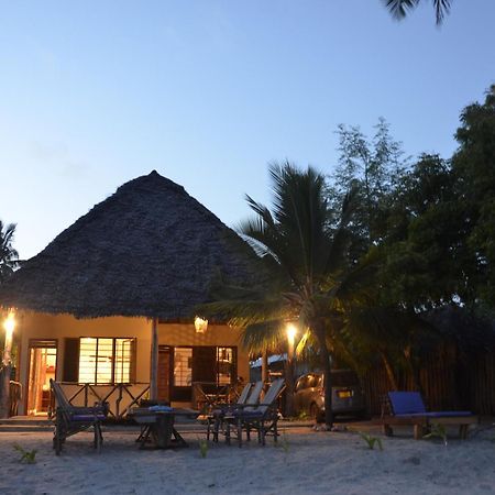 Lui Ushongo Beach House Pangani Ngoại thất bức ảnh