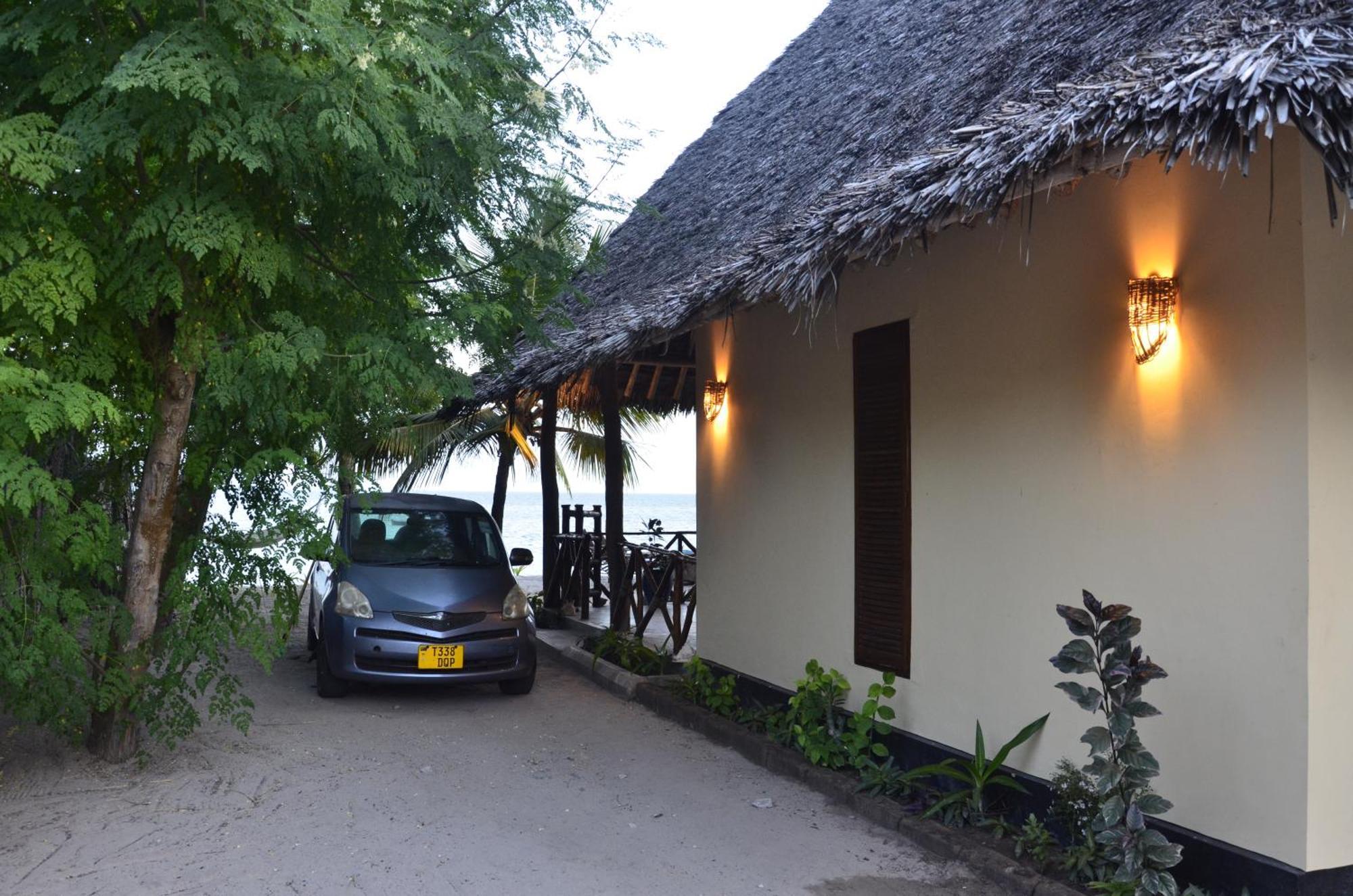 Lui Ushongo Beach House Pangani Ngoại thất bức ảnh