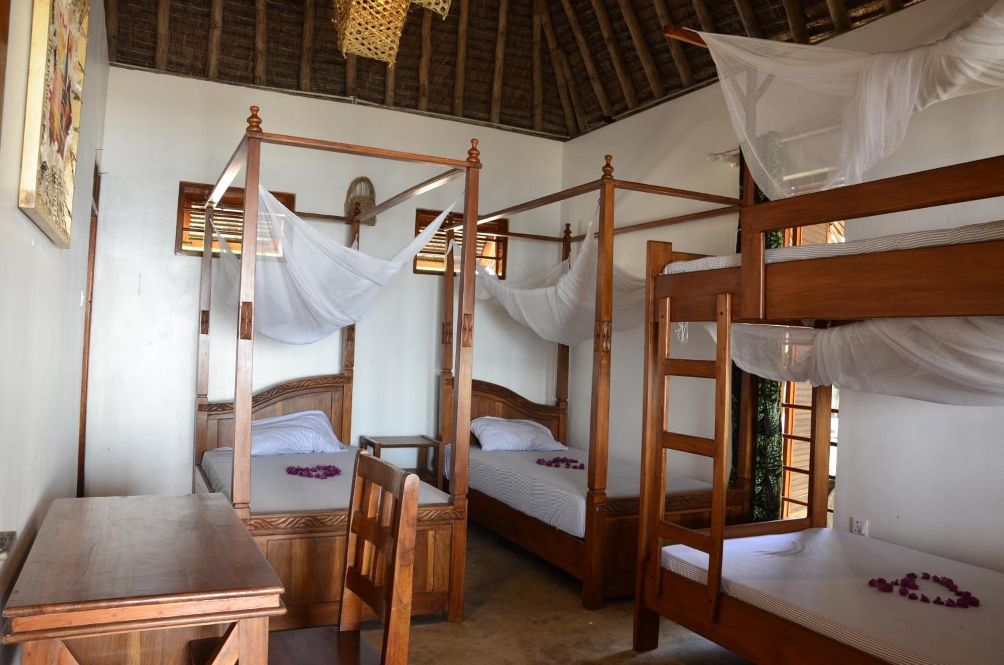 Lui Ushongo Beach House Pangani Ngoại thất bức ảnh